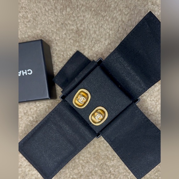 100% authentic chanel earrings - Picture 2 of 5